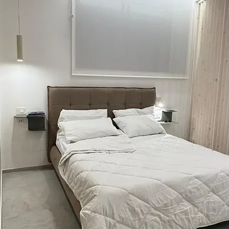 Perlage House -appartamento In Centro A 200 Mt Da Porta Camollia A Piano Terra Con Entrata Indipendente - Parcheggi Disponibili - Lejlighed *