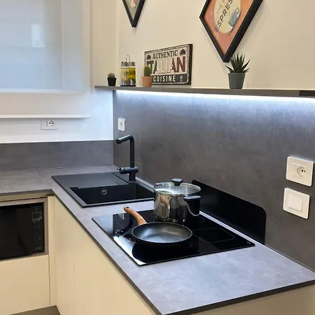 Perlage House -appartamento In Centro A 200 Mt Da Porta Camollia A Piano Terra Con Entrata Indipendente - Parcheggi Disponibili - *