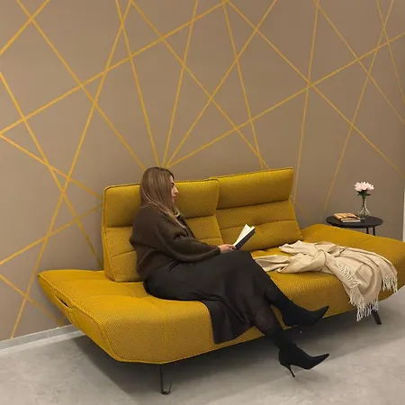 Perlage House -appartamento In Centro A 200 Mt Da Porta Camollia A Piano Terra Con Entrata Indipendente - Parcheggi Disponibili - *