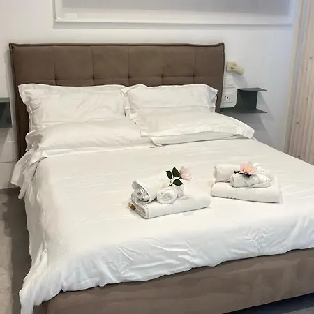 Perlage House -appartamento In Centro A 200 Mt Da Porta Camollia A Piano Terra Con Entrata Indipendente - Parcheggi Disponibili - Lejlighed Siena