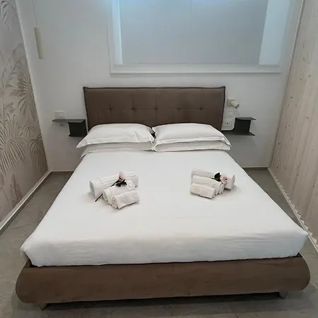 Apartment Perlage House -appartamento In Centro A 200 Mt Da Porta Camollia A Piano Terra Con Entrata Indipendente - Parcheggi Disponibili - *