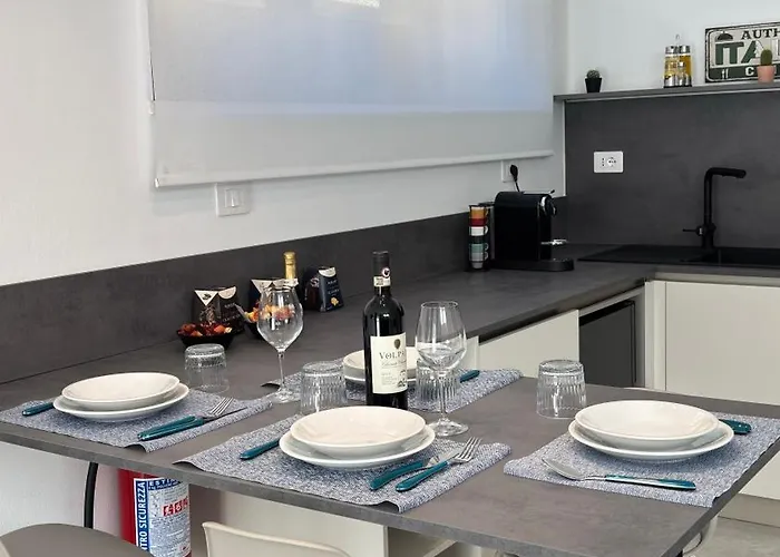 Perlage House -appartamento In Centro A 200 Mt Da Porta Camollia A Piano Terra Con Entrata Indipendente - Parcheggi Disponibili - アパート シエーナ