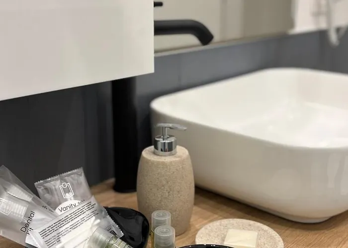 Perlage House -appartamento In Centro A 200 Mt Da Porta Camollia A Piano Terra Con Entrata Indipendente - Parcheggi Disponibili - * シエーナ