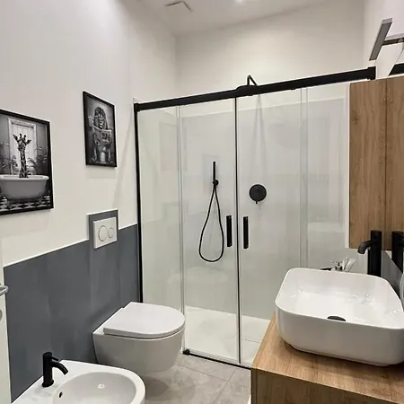 Apartman Perlage House -appartamento In Centro A 200 Mt Da Porta Camollia A Piano Terra Con Entrata Indipendente - Parcheggi Disponibili - *