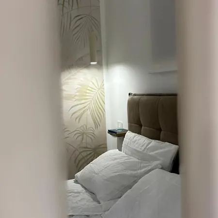 Perlage House -appartamento In Centro A 200 Mt Da Porta Camollia A Piano Terra Con Entrata Indipendente - Parcheggi Disponibili - * Siena