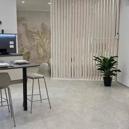 Apartman Perlage House -appartamento In Centro A 200 Mt Da Porta Camollia A Piano Terra Con Entrata Indipendente - Parcheggi Disponibili - *