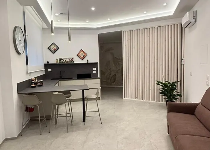 Apartament Perlage House -appartamento In Centro A 200 Mt Da Porta Camollia A Piano Terra Con Entrata Indipendente - Parcheggi Disponibili - Siena