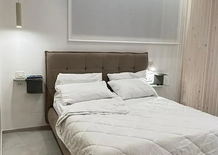 Perlage House -appartamento In Centro A 200 Mt Da Porta Camollia A Piano Terra Con Entrata Indipendente - Parcheggi Disponibili - Apartment *